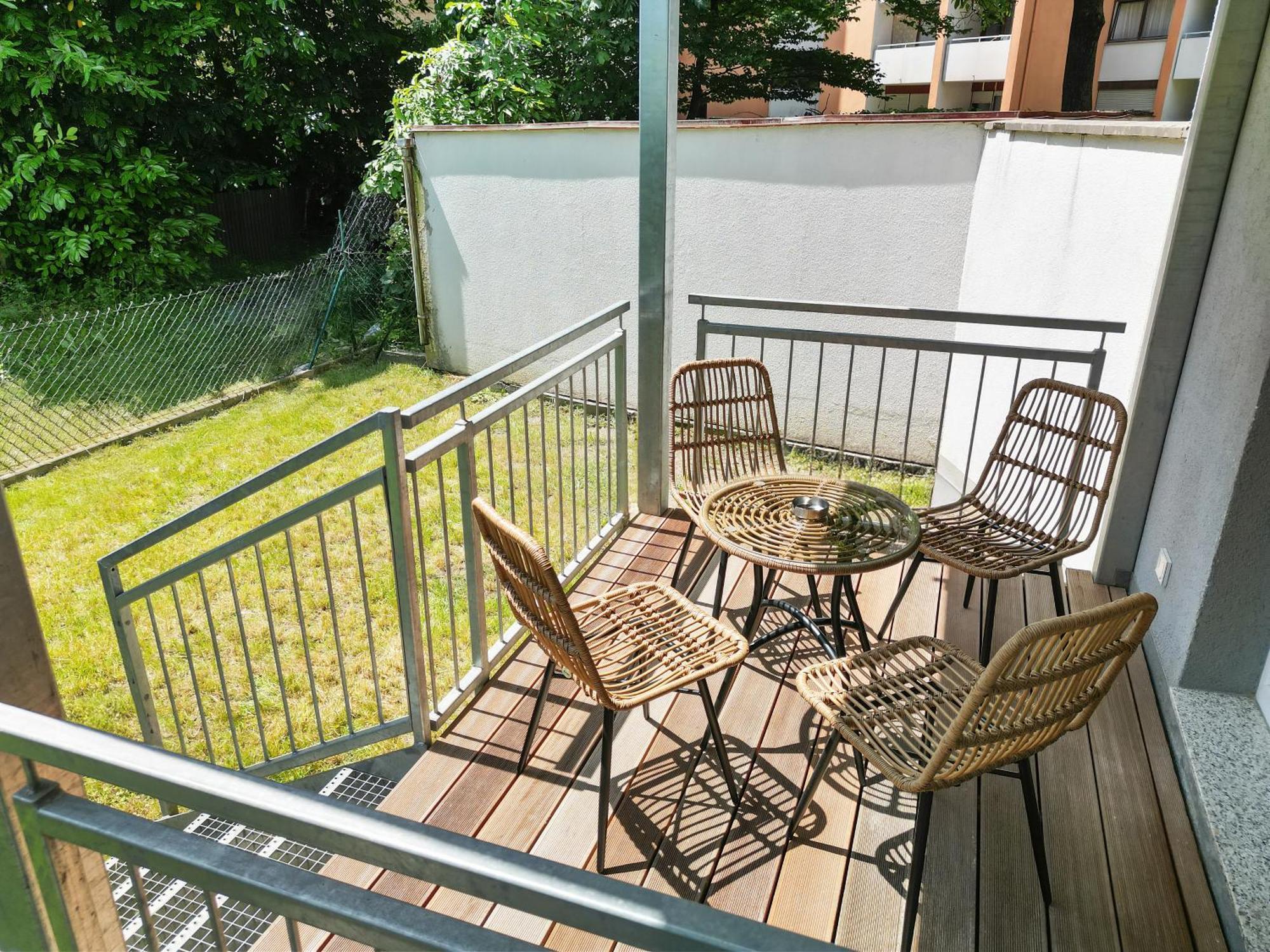 Ma Suite - High-Quality New Apartment เอาก์สเบิร์ก ภายนอก รูปภาพ